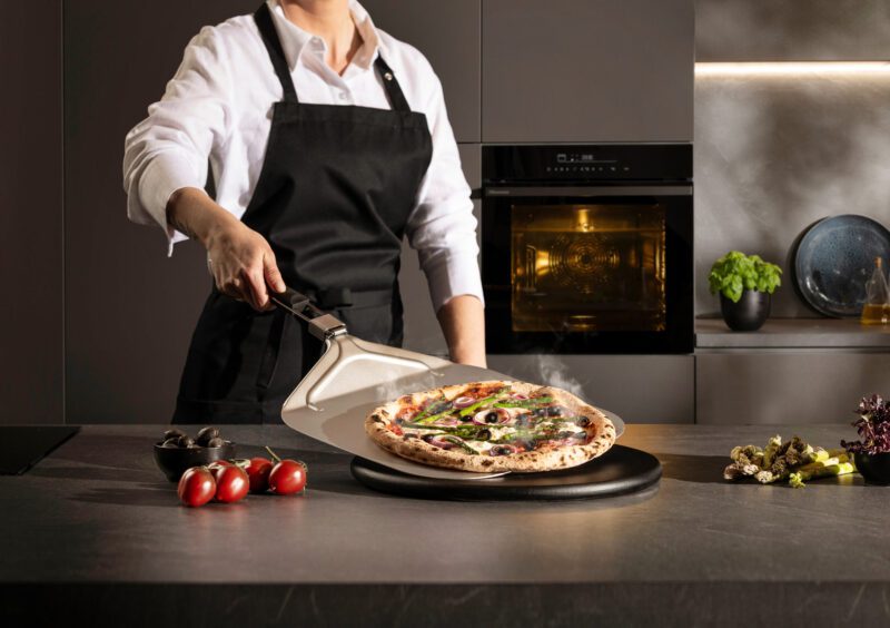 Four multifonctions SteamAdd+<br>pyrolyse<br>HO66F PizzaChef